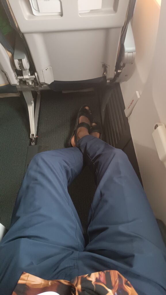 how to get extra legroom seats for free on a plane